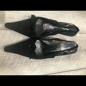 Kitten heel pointed sling back